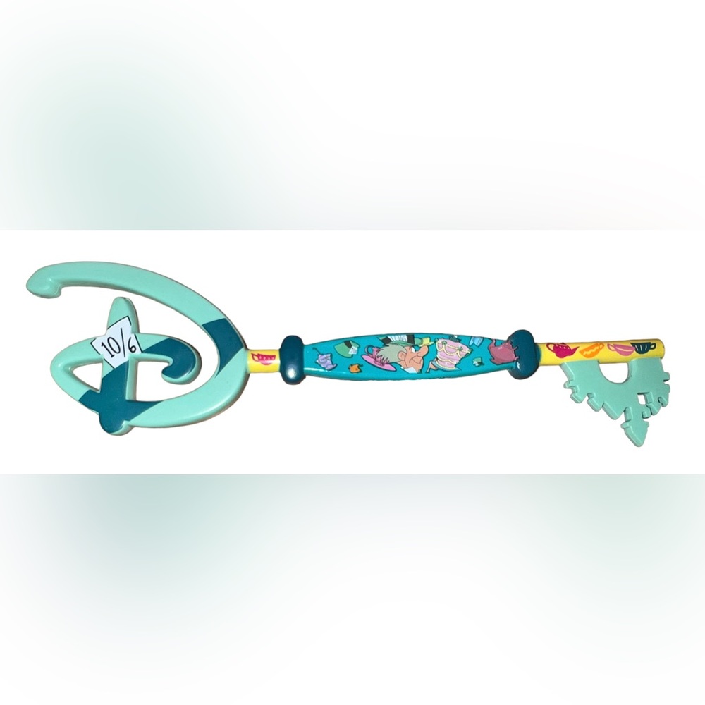NEW- Mad Hatter Disney Key Alice In Wonderland Series - Picture 2 of 2